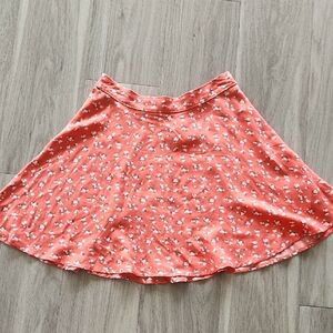 NWT Hollister Ultra High- Rise Skirt. Size M. 100% Viscose. Zipper Side. Peach.